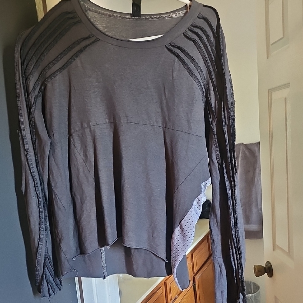Demobaza Edgy Asymmetrical Gray Top